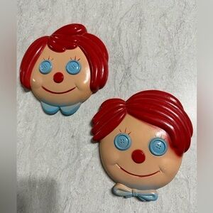 Vintage chalk ware wall plaques raggedy Anne and Andy